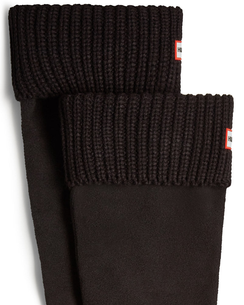 Hunter Halb-Cardigan in Schwarz Warme, hohe Stiefelsocken zum