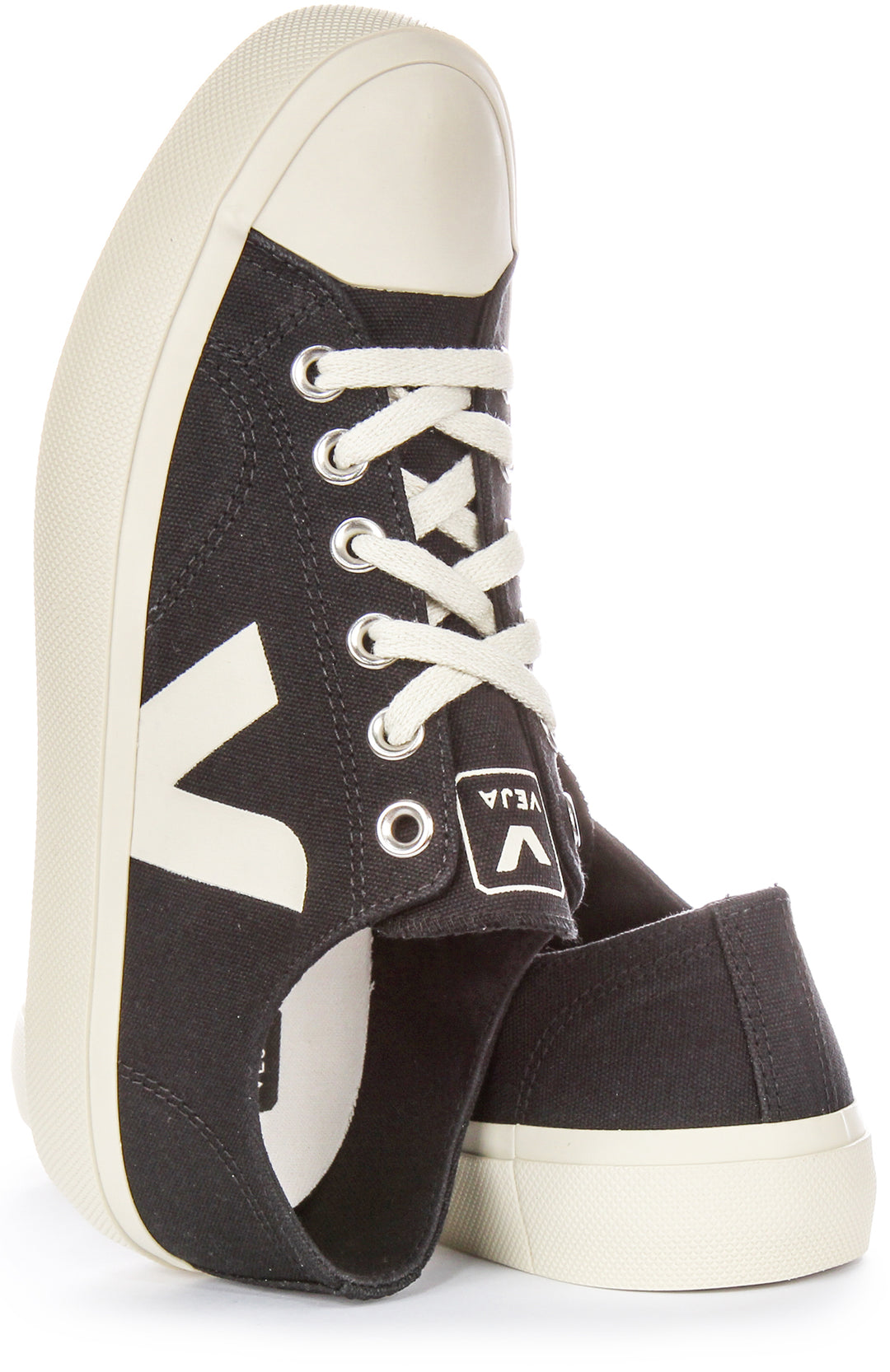 Veja Wata II Low In Black For Women