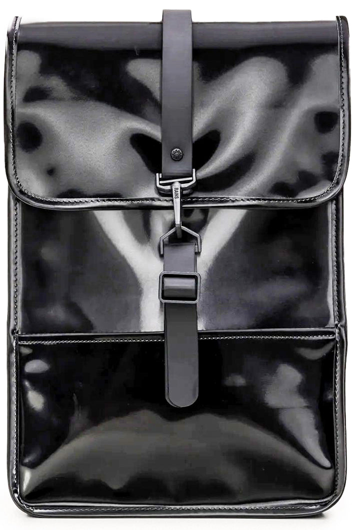 Mochila de poliéster Rains con mochila contemporánea WP para portátil en negro patente