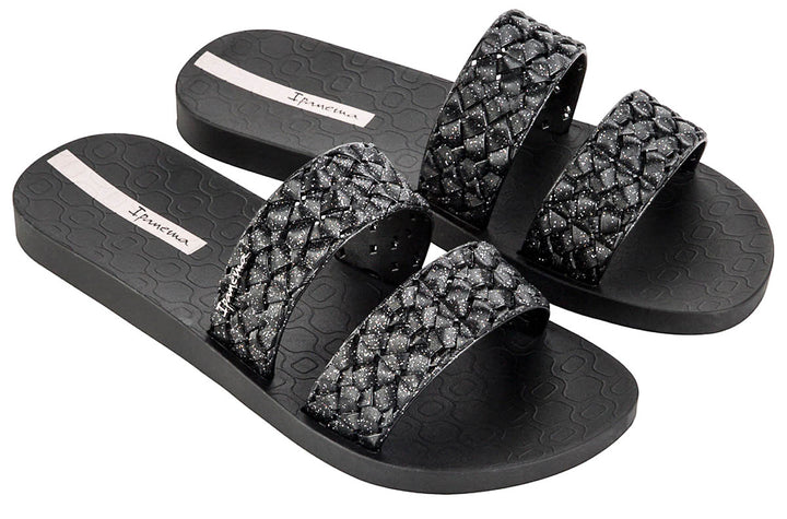 Ipanema Renda II Flipflops In Black Shiny For Women
