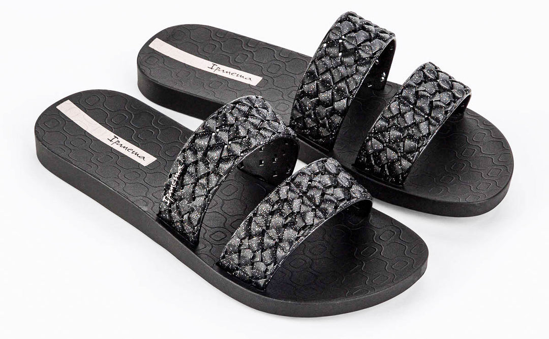 Ipanema Renda II Flipflops In Black Shiny For Women