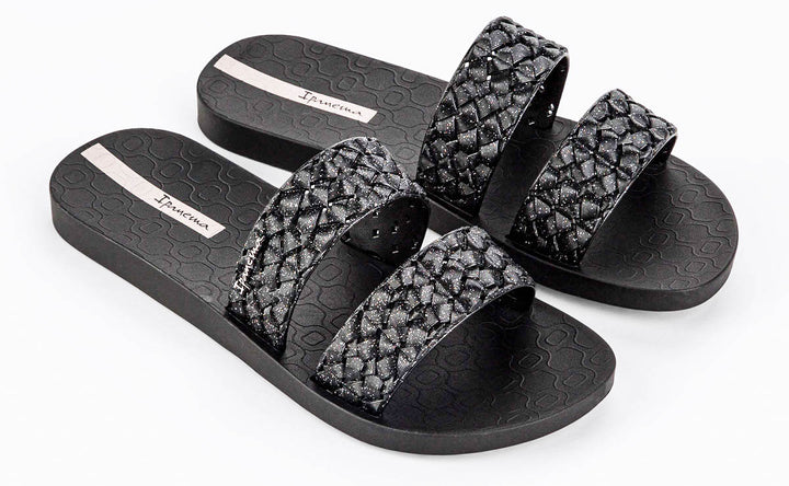 Ipanema Renda II Flipflops In Black Shiny For Women