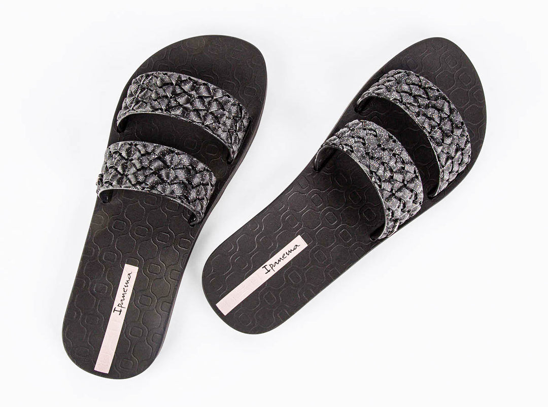 Ipanema Renda II Flipflops In Black Shiny For Women