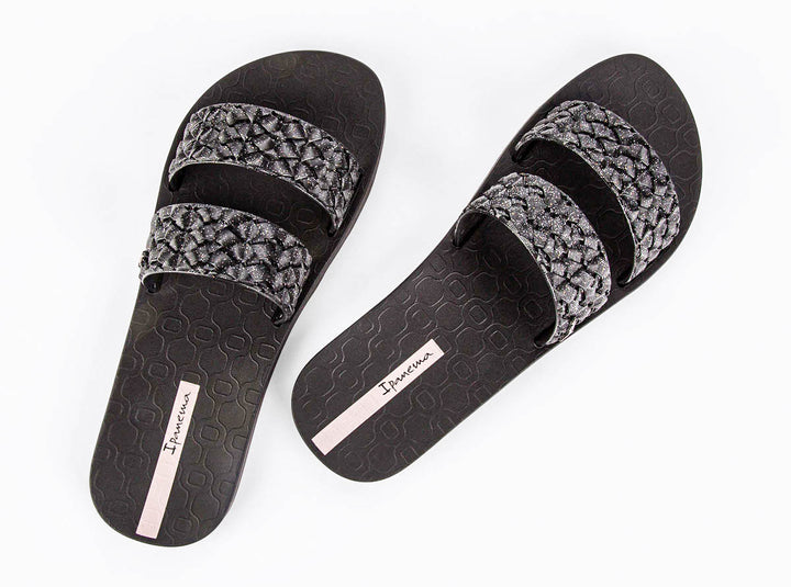 Ipanema Renda II Flipflops In Black Shiny For Women