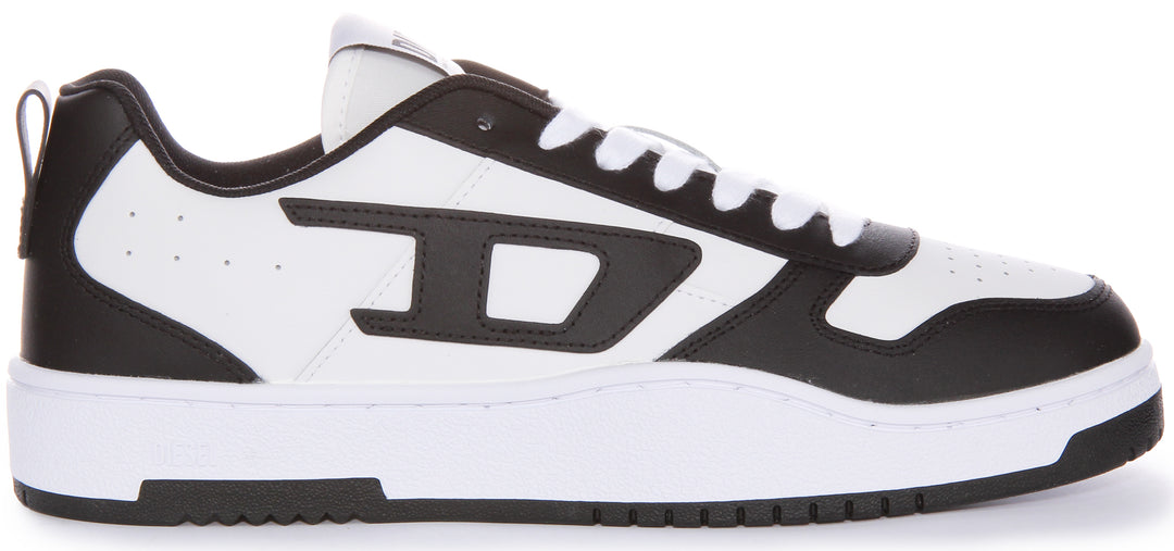 Diesel Sneaker in pelle con dettaglio in spugna morbida SUkiyo V2 Low D Branding per uomo in nero bianco