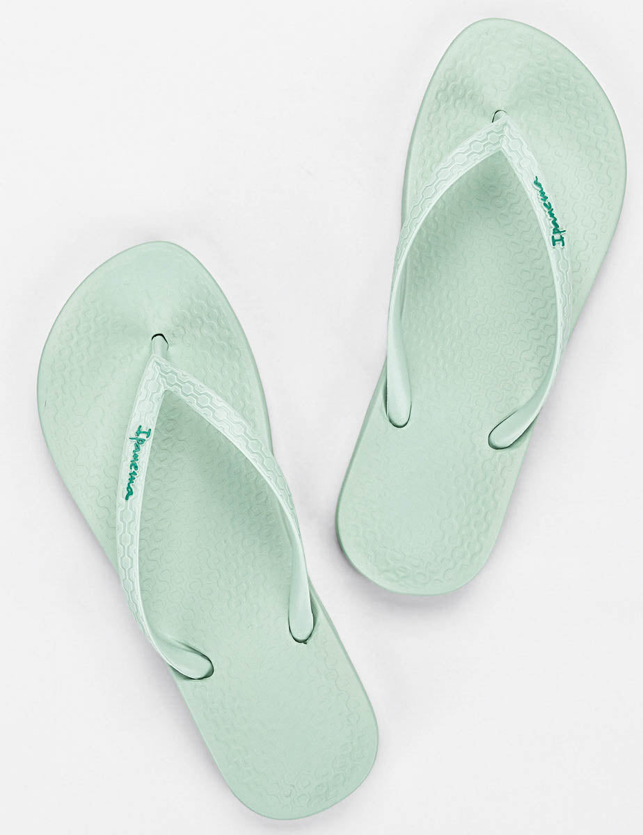 Ipanema Anatomic Flipflop In Green For Women