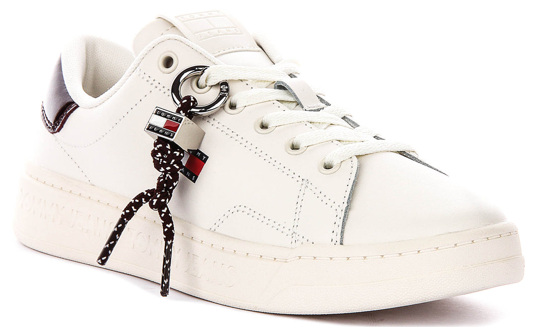 Tommy Hilfiger Logo Sneaker In Ivory For Women