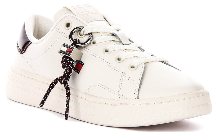 Tommy Hilfiger Logo Sneaker In Ivory For Women