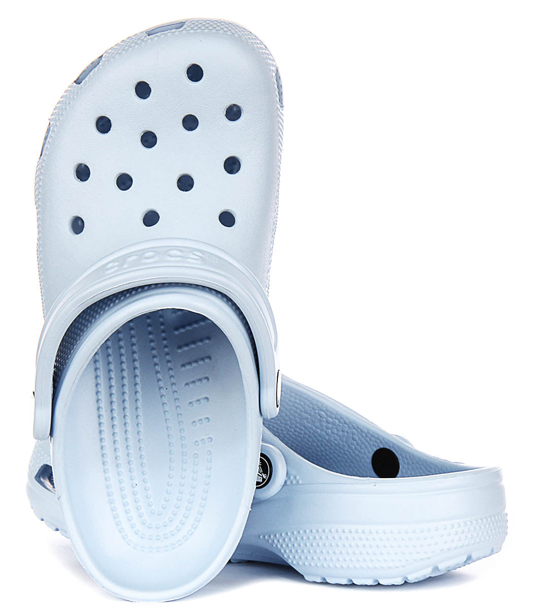 Crocs Classic Clog in Hellblau