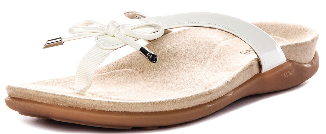 Strive Island Ii In White For Women