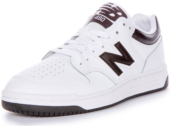 Die New Balance BB480LBK Basketball Schnürklassiker aus Leder in Weiß Schwarz