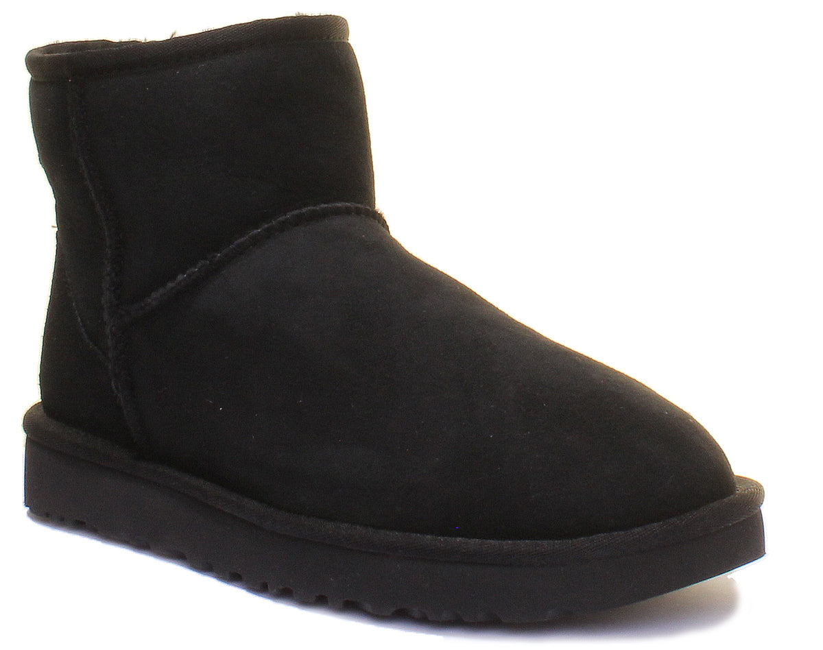 Short deals sheepskin uggs