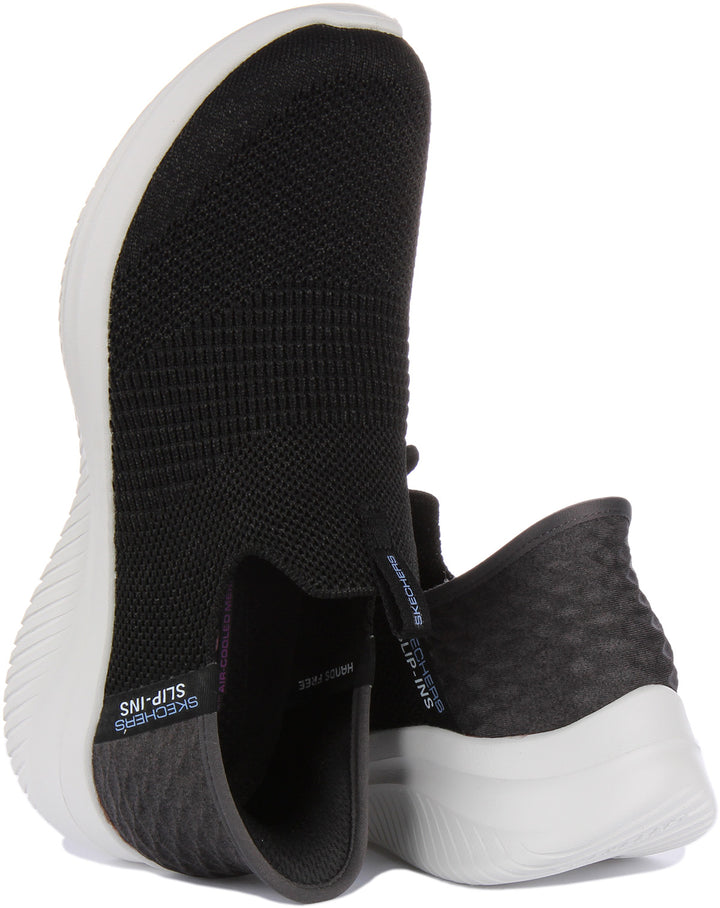Skechers Slip Ins: Ultra Flex 3.0 Smooth Step Baskets en maille pour femmes en noir blanc