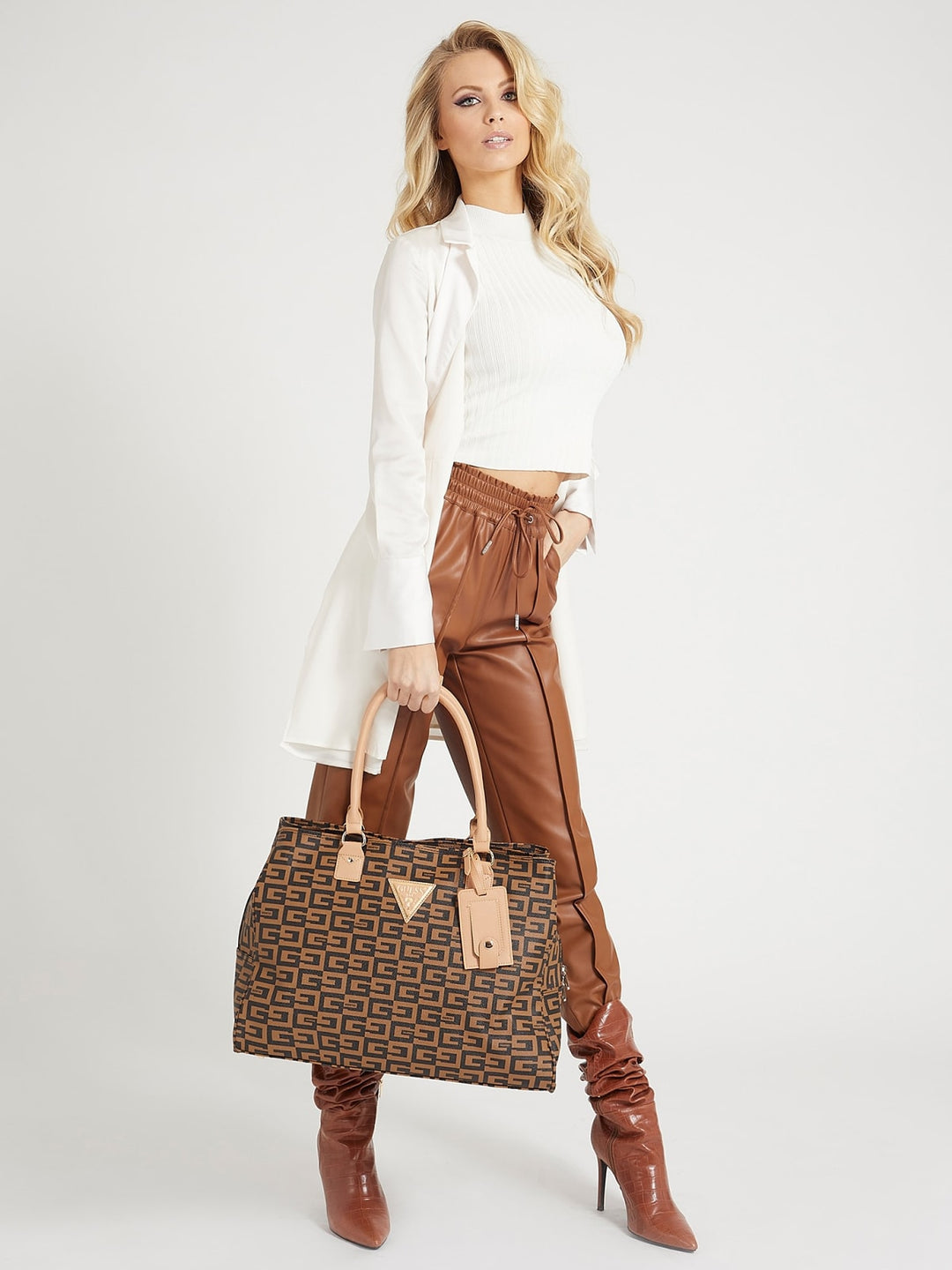 Guess Logo Shopper Bag In Brown For Women