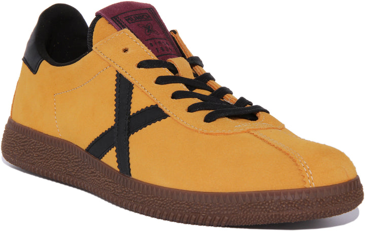 Munich Barru 124 Zapatillas de deporte retro con cordones para hombre en mostaza