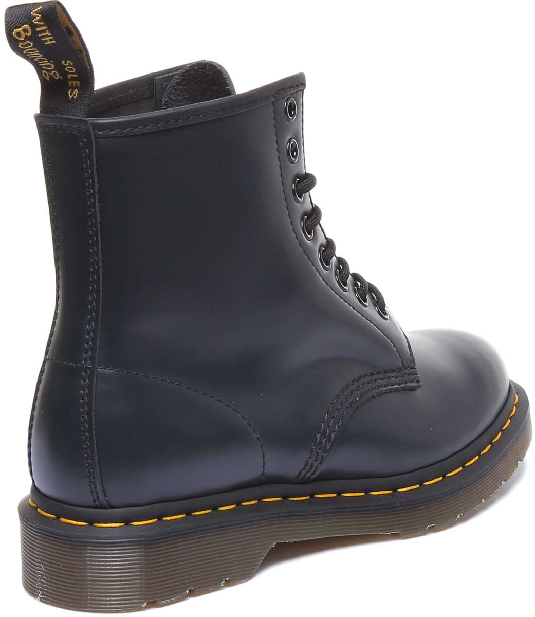 Dr Martens 1460 Smooth Unisex 8 occhielli per allacciare gli stivaletti di pelle in nero