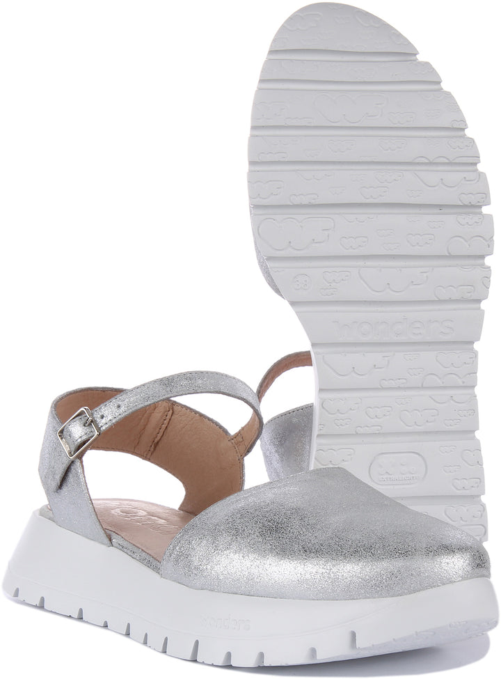 Wonders Babi Closed Toe Sandal In Platinum For Women