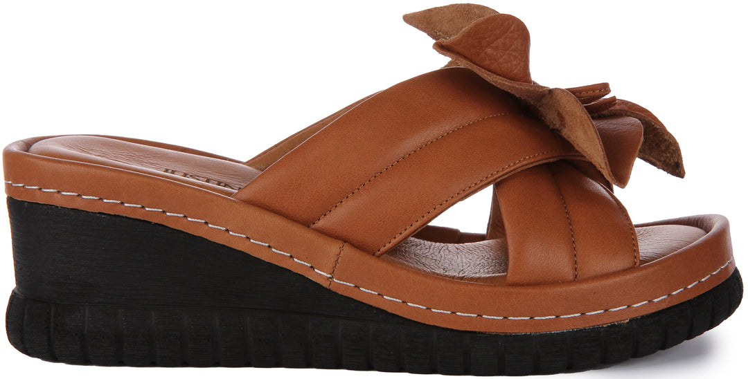 JUSTINREESS Ariel Sandalo con zeppa comfort in pelle da donna in tan