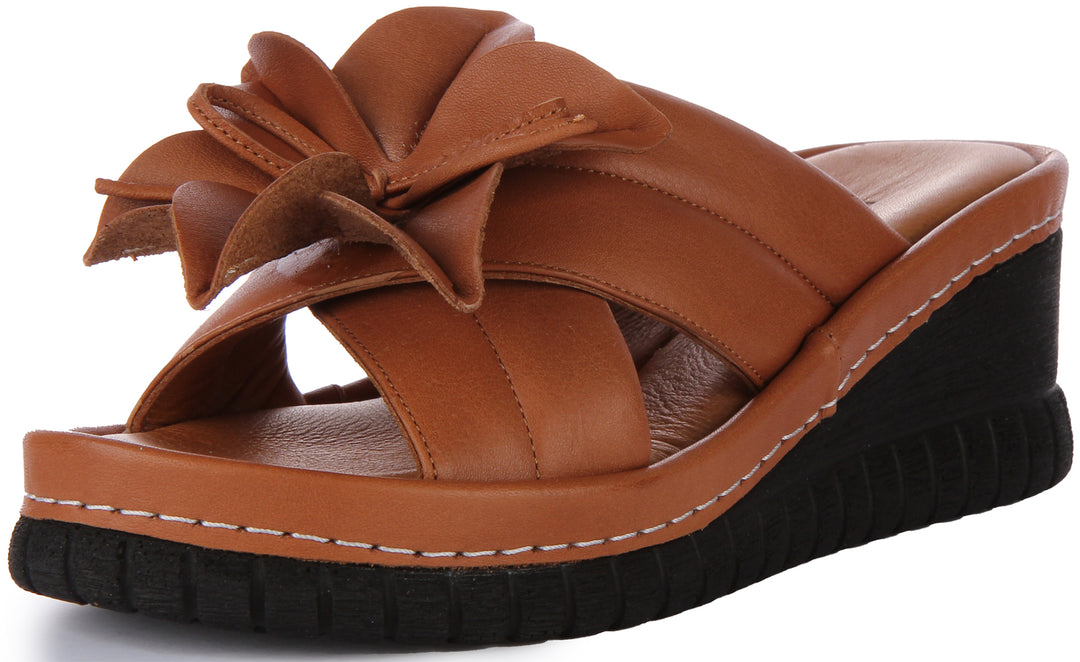 JUSTINREESS Ariel Sandalo con zeppa comfort in pelle da donna in tan