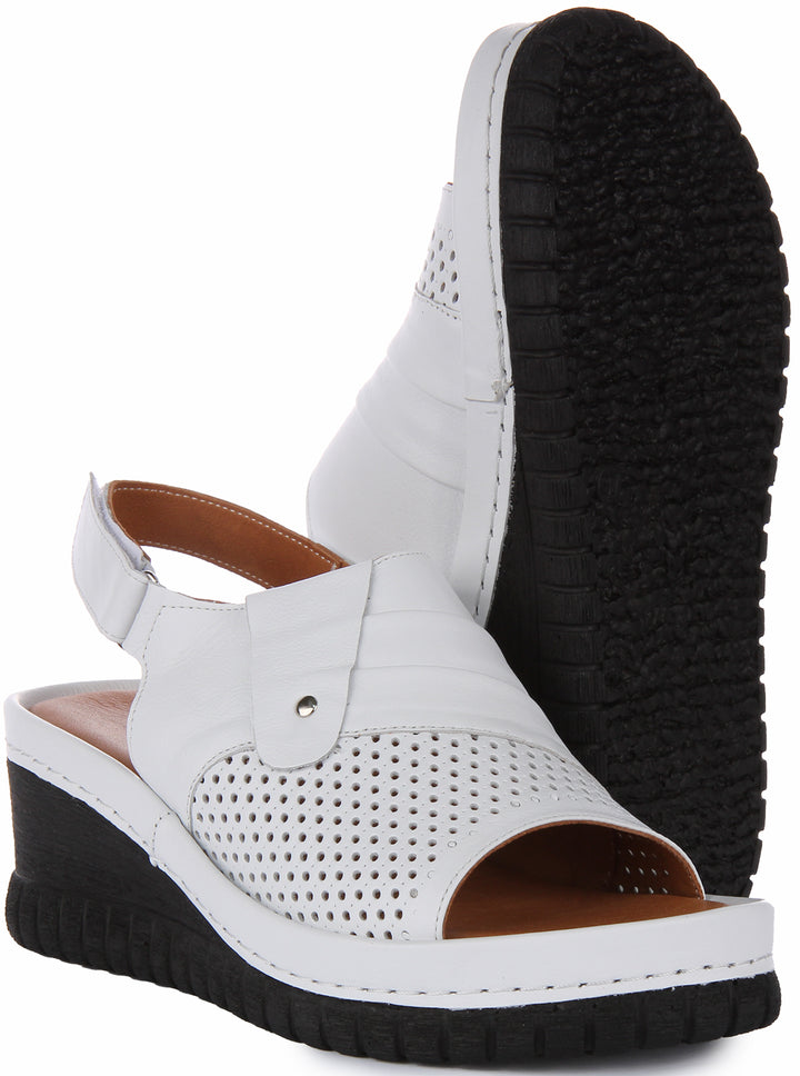 Justinreess England Gal Sandal In White For Women