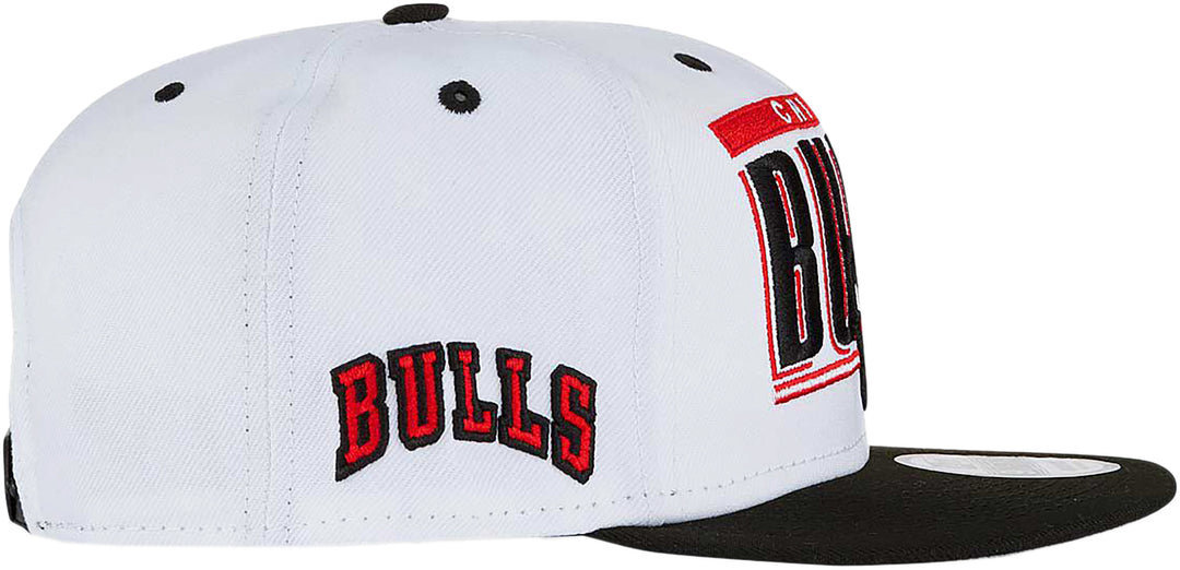 New Era 9Fifty Chicago Bulls Casquette en coton poure en blanc rouge